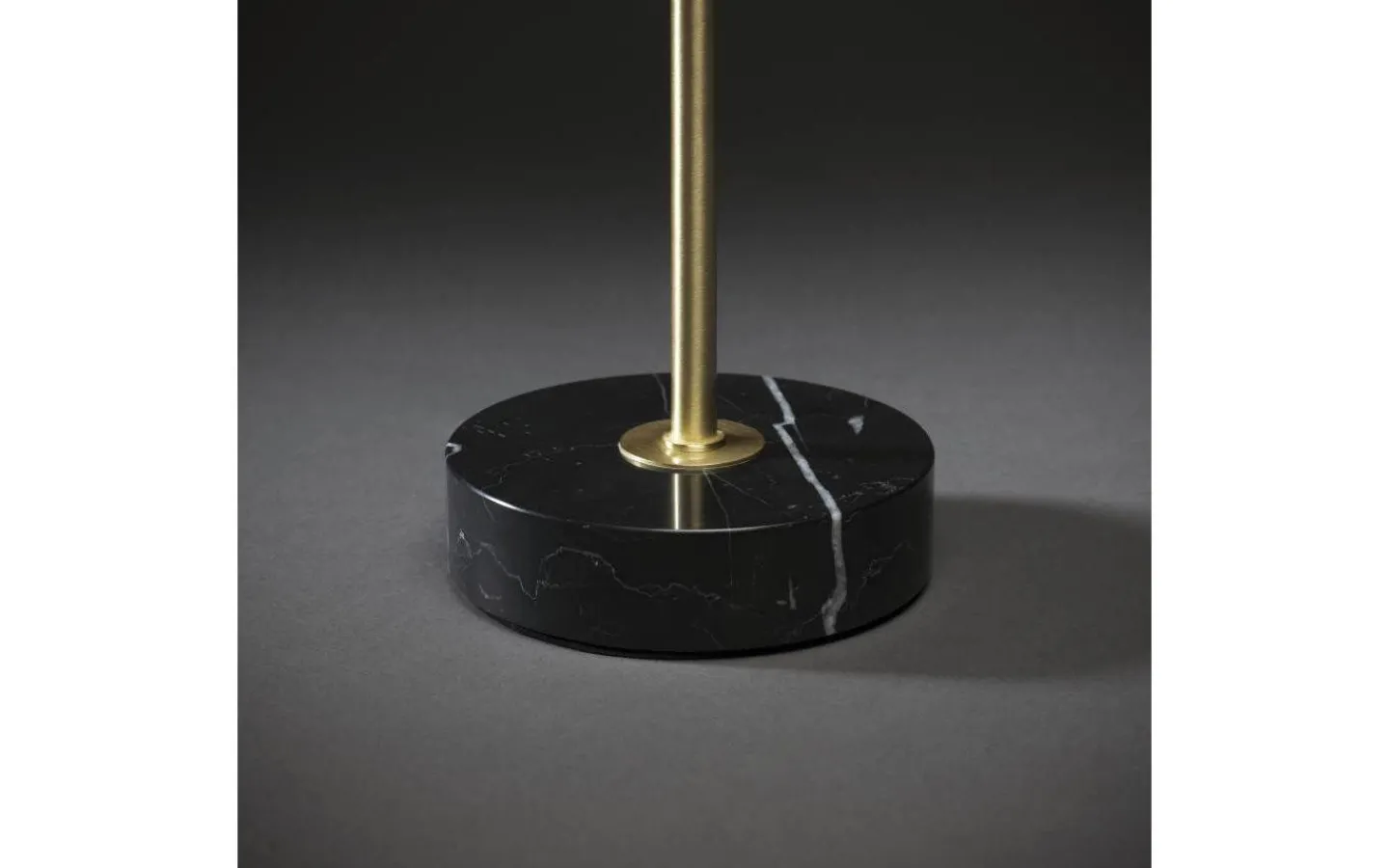 Visa Alla Julstjärnor|Julstjärnor På Fot<Konstsmide Zoe Julstjärna på Fot 71cm Svart/Mässing